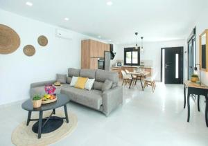 Villa 90 by Villamya