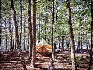 Island Glamping in a Pet-Friendly Bell Tent on an Island in Monmouth, Maine - Readfield