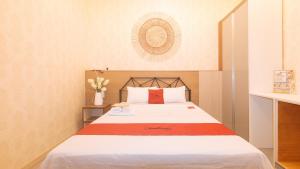 RedDoorz Premium at Regency Sunset Hotel