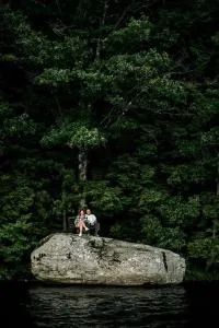 Island Glamping in Charming Tree House in Monmouth, Maine - Readfield