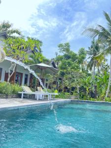 Green Sunrise Hill View