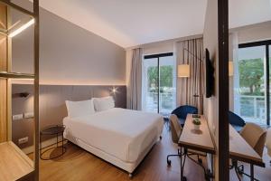 Superior Twin Room with Terrace room in NH Palermo