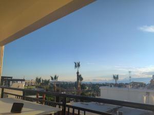 Othello Apartment with Pool, Balcony, Rooftop Hut Tub & 800 m to sandy beach on foot