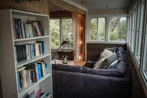 Cozy Waterfront Getaway!! Unwind, Explore, and Reconnect with Nature! - Rigaud