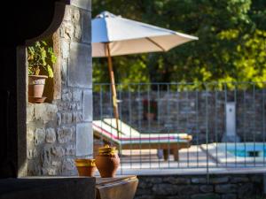 Maisons de vacances Du Levant au Couchant - 2 gites mitoyens a Caylus - Piscine - Jardin - 5 chambres - 12 personnes - 5 minutes du village medieval : photos des chambres
