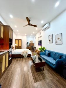 Sora Westlake Balcony Charm