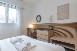 Metro line 1 Free parking