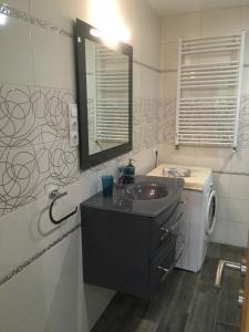 Zsuzsa House apartment