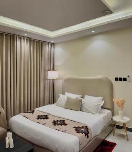 Retrait is a quiet and elegant studio