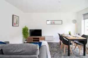 Greenside Getaway - Chapelhall