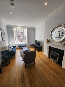 2 bedroom luxury Knightsbridge