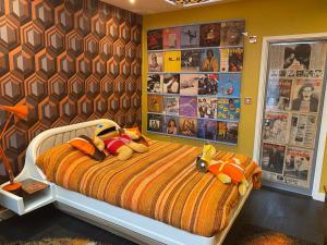 The Retro Retreat with free parking