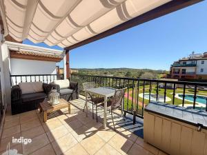 BRI02 Bright 2 bedroom Apartment - 4-star hotels in Ayamonte