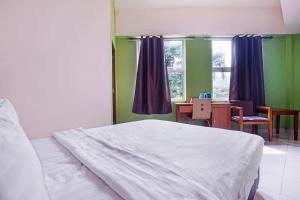 Hotel O Night Queen salak Tinggi