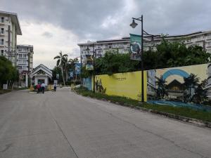 Budget Resort Stay Cebu Airport with Netflix, pool, gym and helpful host