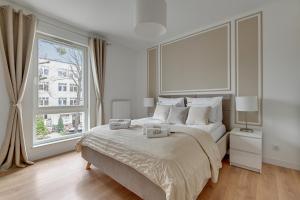 Riverfront by Downtown Apartments