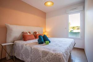 Charmant 73m carré -piscine-500 m de la mer-parking