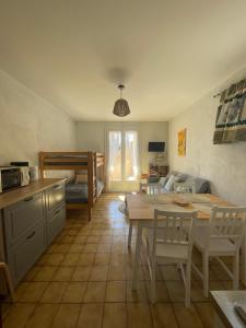 Appartements L-esprit Garrigue Caves : photos des chambres