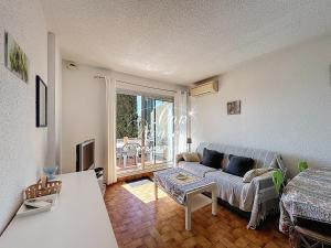 Appartement T2, 4 personnes terrasse vue mer résidence avec piscine à Pramousquier - LE LAVANDOU