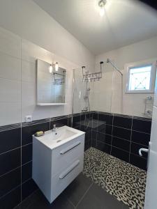 Maisons de vacances Beautiful 2-bedroom family home : photos des chambres