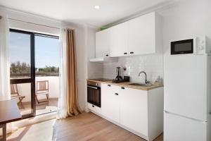 Lovely And New Apartment In Oura