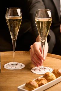 Hotels Hostellerie Du Chapeau Rouge : photos des chambres