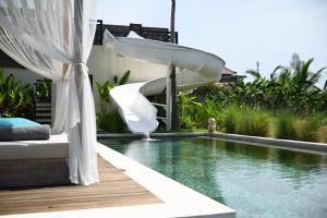 6BR Villa Manoe Pais Luxury in the Ricefield