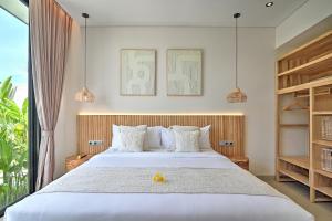 6BR Villa Manoe Pais Luxury in the Ricefield