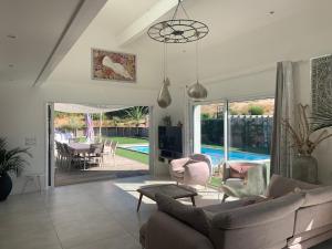 Villa 12 personnes piscine chauffée et jacuzzi