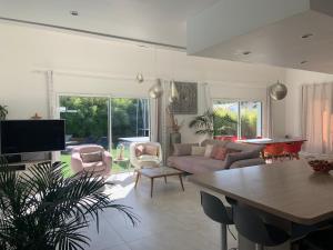 Villa 12 personnes piscine chauffée et jacuzzi