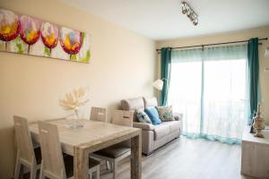 Lloguer30 Blaumar is family-friendly and centrally located
