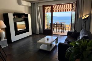 Dany - Apartment with large balcony and sea view