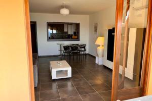 Dany - Apartment with large balcony and sea view