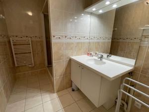 Appartement T3 avec Terrasse, Ascenseur et Internet à Sarzeau - FR-1-775-3