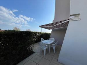 Appartement 2P cabine, face plage, clim, parking privatif - FR-1-338-609