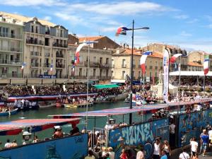 Appartement 2P cabine, face plage, clim, parking privatif - FR-1-338-609