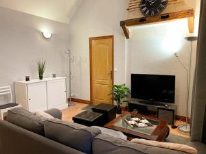 Maisons de vacances Gite de charme pour 4 pers a Tour-en-Sologne, climatise - FR-1-491-460 : photos des chambres