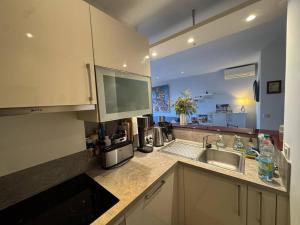 Appartement 3 chambres avec piscine au centre-ville - FR-1-100-351