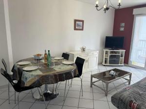 Appartement lumineux 2 pièces, terrasse au sud, parking privé à Fréjus - FR-1-226A-203