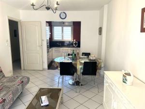 Appartement lumineux 2 pièces, terrasse au sud, parking privé à Fréjus - FR-1-226A-203