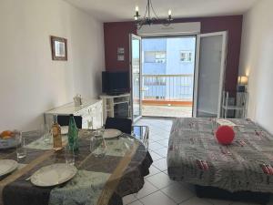 Appartement lumineux 2 pièces, terrasse au sud, parking privé à Fréjus - FR-1-226A-203