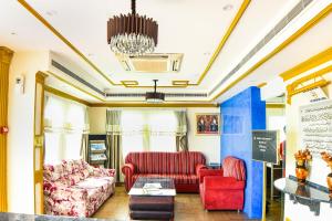 OYO 137 Marina Hotel