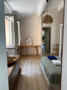 Les Arbousiers - villa climatisée avec piscine, au calme