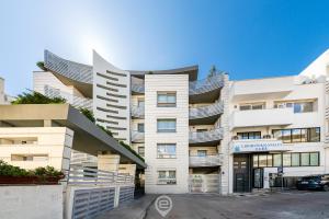 Ada Bright Escape Apartment img18