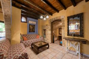 Secret Garden - Old Town - Ground Floor Apt