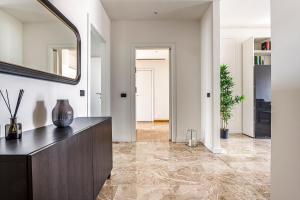 Ampio trilocale panoramico ad Arco della Pace