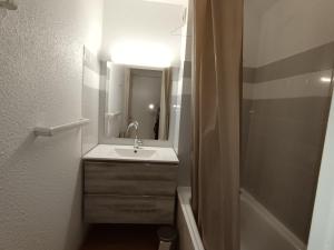 Appartements Appartement skis aux pieds 6 pers, balcon, animaux admis - FR-1-445-99 : photos des chambres