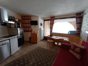 Appartement skis aux pieds avec terrasse, animaux admis, 6 pers. - FR-1-445-20