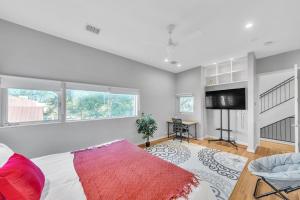 Modern Comfort in the Heart of Museum District townhouse