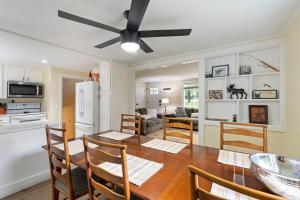 Gorgeous House on Highland Lake